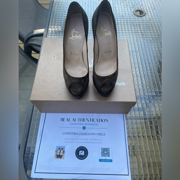 Authenticated Women's Christian Louboutin Palais Royal
Suede Bronze size 35 - Picture 14 of 15